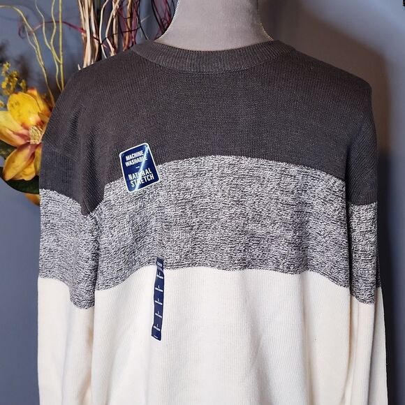 Izod Colorblock Long Sleeve Crewneck Sweater Size Large NWT - Picture 2 of 11